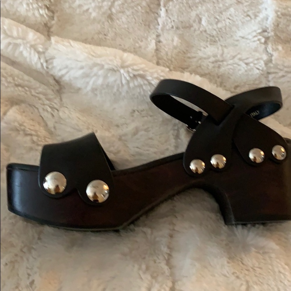 Prada - Picture 5 of 6